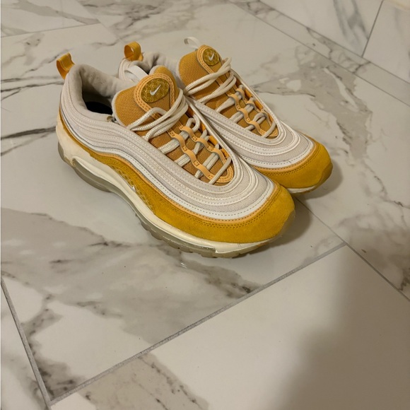Nike Air Max 97 in Yellow Ochre & White - Picture 4 of 4